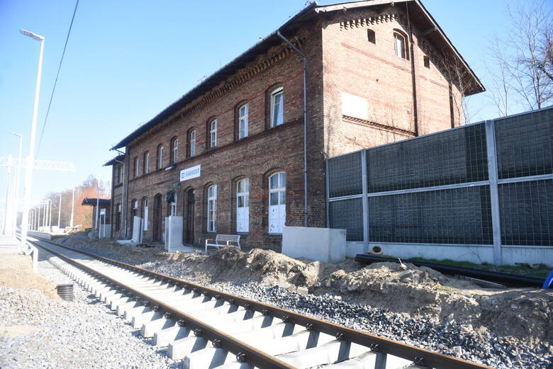 Trwa modernizacja linii kolejowej Czerwieńsk Sulechów Babimost Zbąszynek. Mieszkańcy nie mogą się doczekać jej końca...