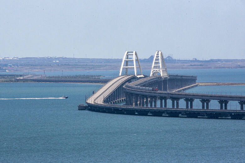 Most Krymski łączy okupowany półwysep z Rosją.