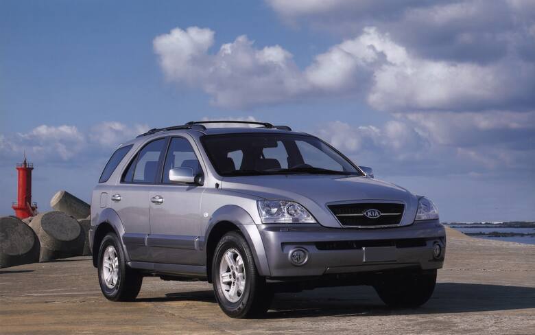 Dysponując kwotą od 30 do 35 tys. zł można kupić Sorento I (produkcja 2003-2009) z lat 2006 - 2009. To samochód na pograniczu terenówki i SUV-a.Kia Sorento