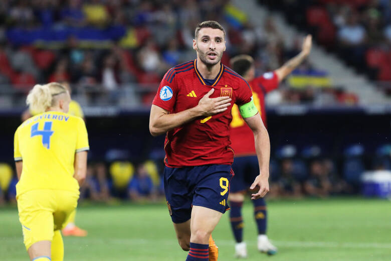 Kapitan Abel Ruiz zdobył dla Hiszpanów pierwszą bramkę w meczu z Ukrainą i asystował przy piątej Sergio Gomeza