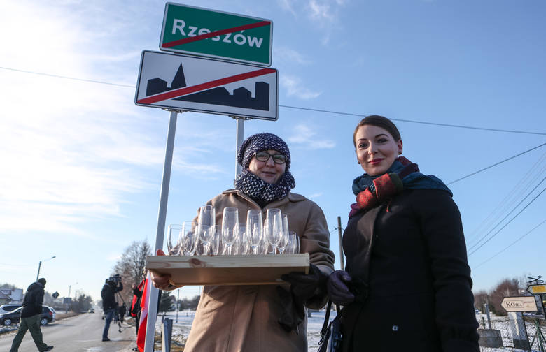 Bzianka oficjalnie stanie się częścią Rzeszowa o północy. W tej miejscowości mieszka około 600 osób. To mieszkańcy wsi w referendum zdecydowali, że chcą mieszkać w mieście.