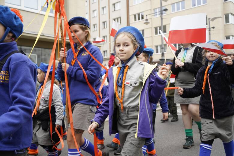 Harcerze podczas Parady Niepodległości w Gdyni