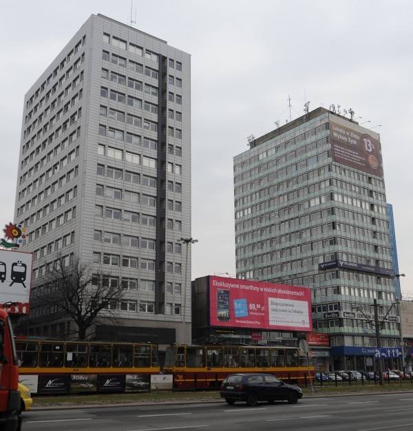  Od wczoraj oba wieżowce przy al. Piłsudskiego podlegają Urzędowi Marszałkowskiemu w Łodzi.