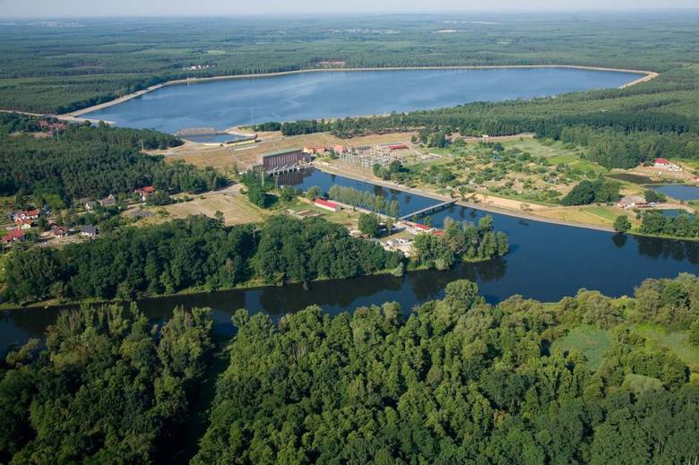 Zbiornik w Dychowie - jezioro specjalnie pod prąd