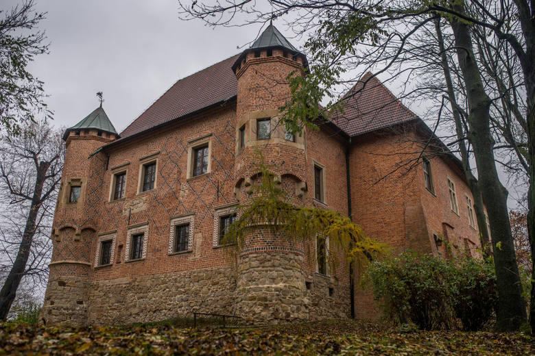 Zamek w Dębnie. Późnogotycka budowla wzniesiona w latach 1470-1480 przez kanclerza wielkiego koronnego kasztelana krakowskiego Jakuba z Dębna<br /> 