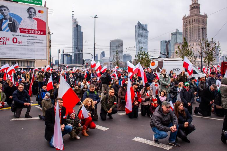 Sprawdź, w których częściach stolicy pojawią się utrudnienia w związku z obchodami rocznicy odzyskania przez Polskę niepodległości.