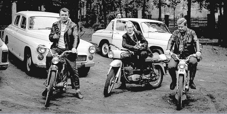 Fotoreporterzy naszej Gazety: Bronisław Bugiel (z lewej) i Tomasz Gawałkiewicz kilkadziesiąt lat temu. Sami na zdjęciach występowali raczej rzadko..