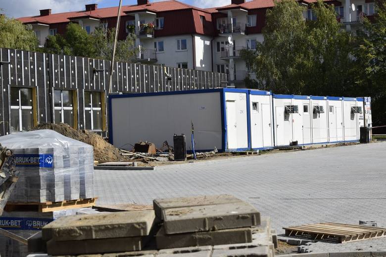 Trwa budowa Przedszkola nr 3 przy ul. Kopernika. Obiekt ma być gotowy do końca października. Po starych budynkach przedszkola nie pozostał ślad, ale utrwaliliśmy je na zdjęciach. Przypomnijmy sobie, jak wyglądały.