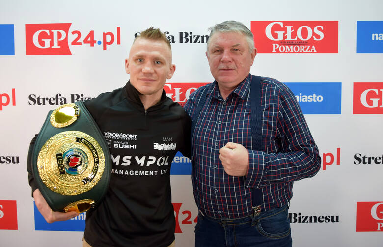 Przemysław Runowski ze swoim trenerem Antonim Pałuckim.