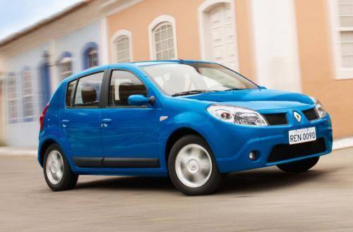 Fot. Renault: Produkowany przez koncern Renault model Sandero będzie sprzedawany też jako Dacia, tańsza od Logana