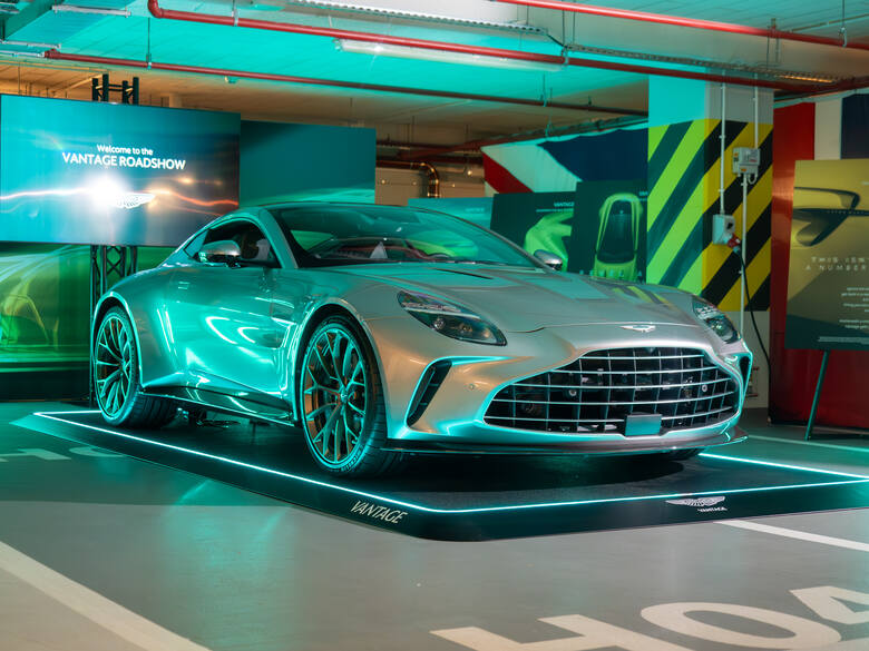 Mimo iż nie jestem fanatykiem tej marki, bardzo cenię Astona Martina za klasę, elegancję i zdolność tworzenia aut ponadczasowych. Co prawda w najnowszej