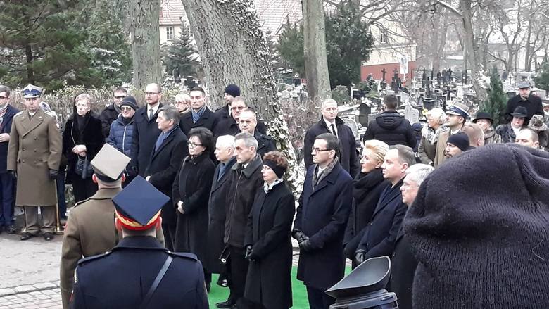 Pogrzeb Jolanty Szczypińskiej 17.12.2018 w Słupsku. Jarosław Kaczyński wzruszony. Relacja z uroczystości pogrzebowych