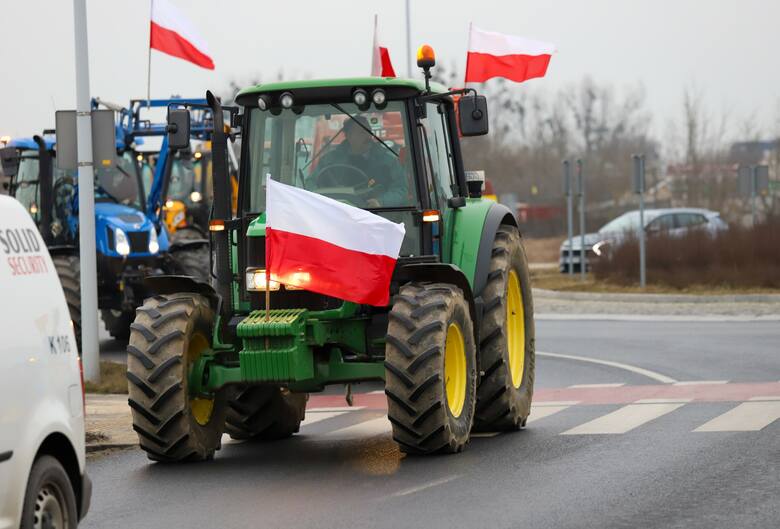 W Toruniu i okolicy trwały protesty rolników. blokowali drogi dojazdowe do miasta. Z nacznej mierze blokowali m.in. trase na Łysomicach, ale nie tylko.