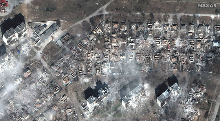 Zbombardowane domy we wschodnim Mariupolu
