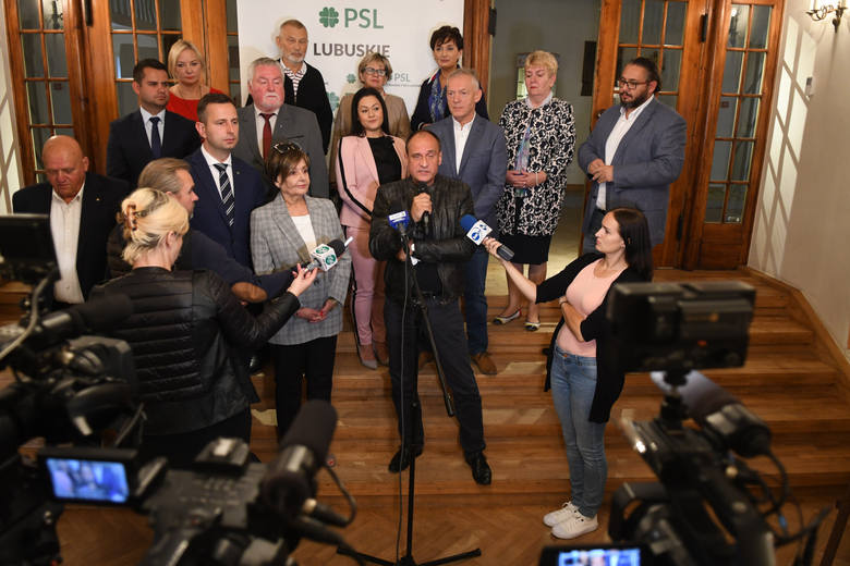 Kandydaci PSL-Koalicji Polskiej zorganizowali konferencję prasową w Teatrze im. J. Osterwy w Gorzowie.