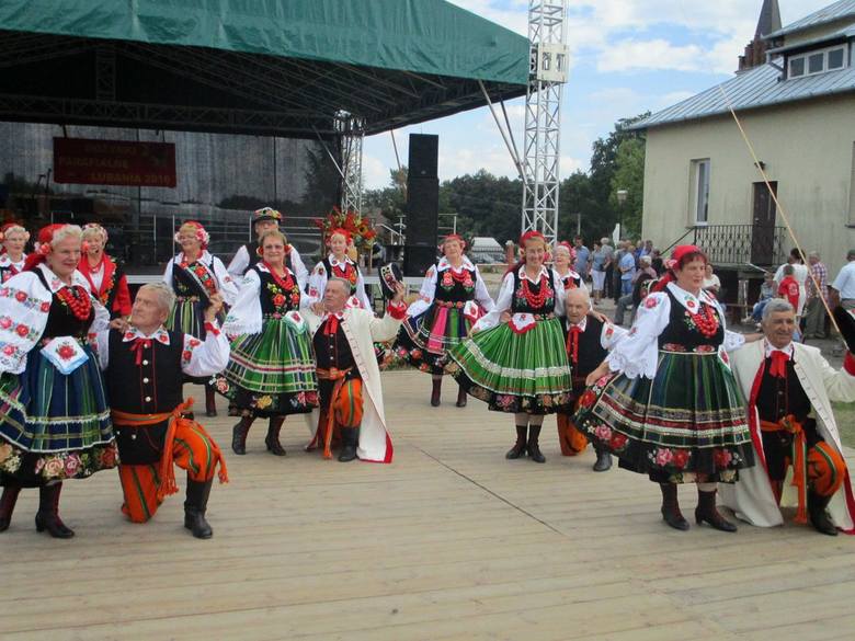 Zespół folklorystyczny Ustronie wystąpił w Lubani