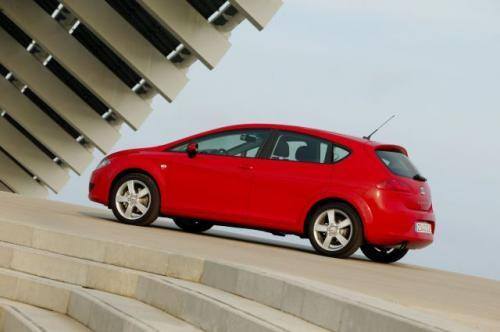 Fot. Seat:  Leon napędzany benzynowym silnikiem 1,6 l o mocy 102 KM jest nieco wolniejszy od Peugeota.