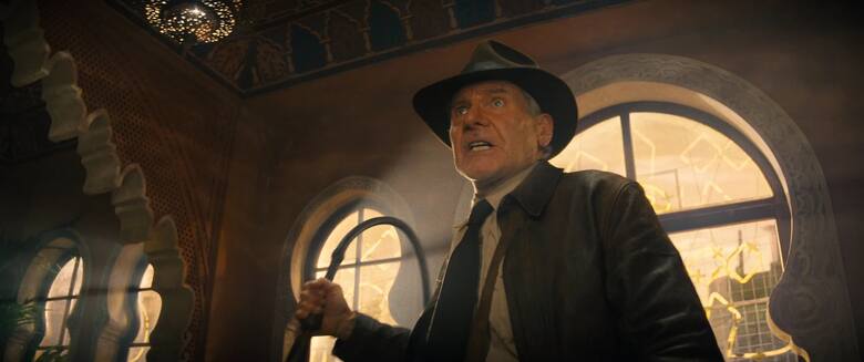 Harrison Ford w filmie "Indiana Jones i artefakt przeznaczenia" z 2023 roku