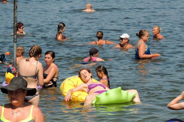 Sprawdzamy, czego mogą spodziewać się turyści, którzy wybiorą się na weekend nad Jezioro Chełmżyńskie