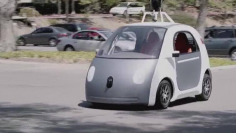 Samoprowadzące się auto Google'a. Na ulicach pojawi się w 2017 roku (WIDEO)