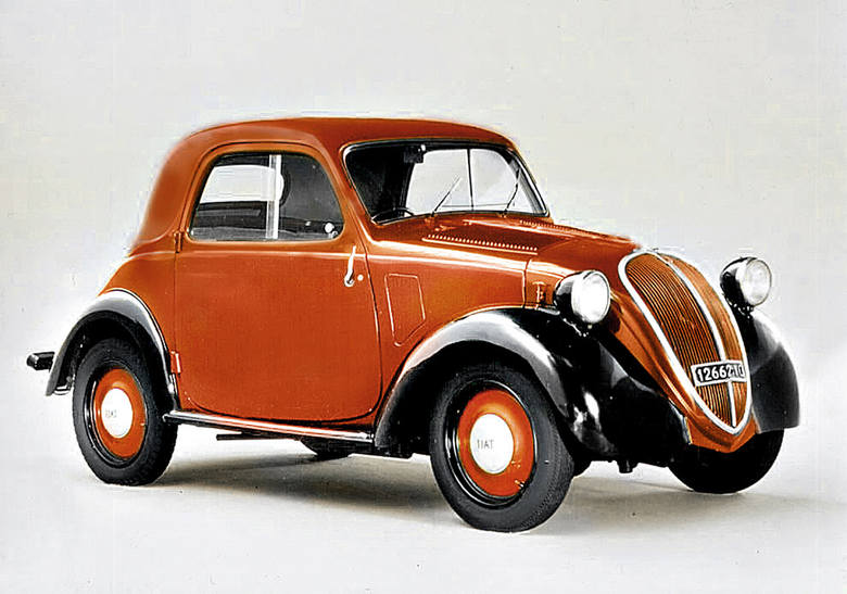 Fiat 500 „Topolino”Produkowana w latach 1936-55 „Myszka”(po włosku „Topolino”) miała silnikz przodu i tylny napęd. Początkowoosiągała moc 13, a potem