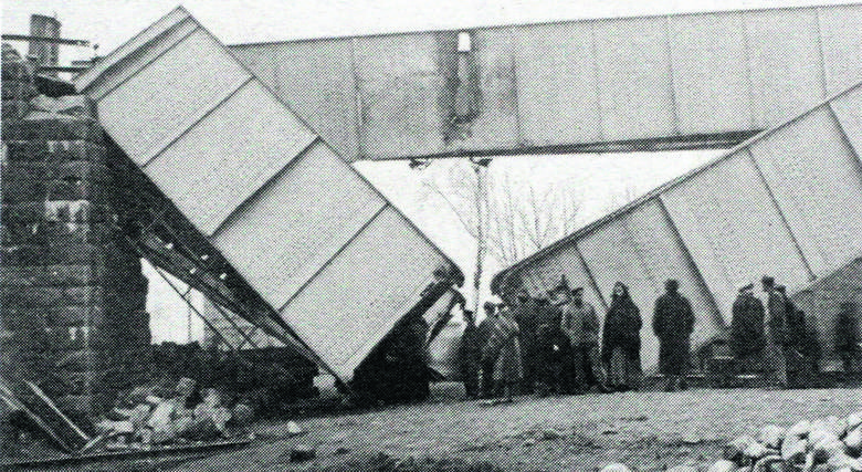 Zniszczony most przy Szosie Pabianickiej