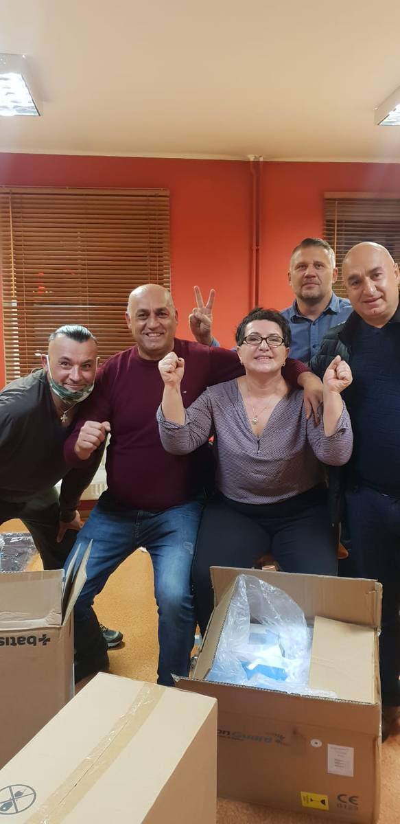Ormianie z Opolszczyzny pakują dary dla szpitala w Stepanakercie