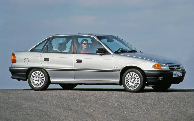 Rok 1991, w którym Opel Astra F miał światową premierę, był czasem wielkich zmian. Niedawno zniknęła „żelazna kurtyna” dzieląca Europę, a „zimna wojna”
