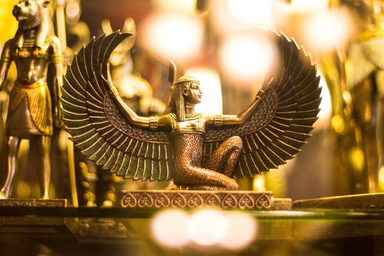 Posążek egipskiej boginii