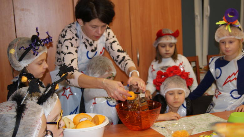 Halloweenowe warsztaty kulinarne w Akademii Twórczości w Skierniewicach [ZDJĘCIA]
