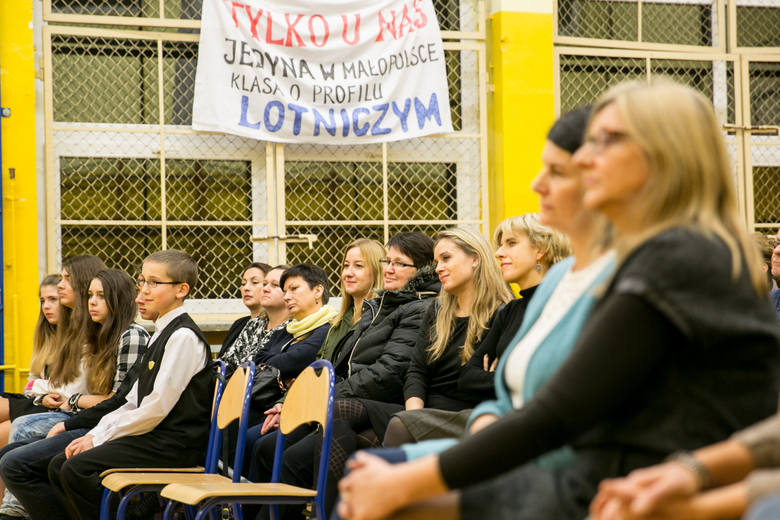 Znani walczą w obronie krakowskiego liceum