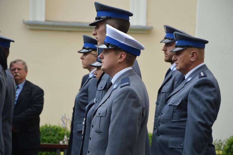 Święto policji w Łowiczu. Nagrodzono policjantów, którzy ujęli sprawcę zabójstwa [ZDJĘCIA]