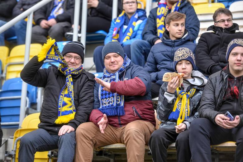 Kibice Na Meczu Arka Gdynia Lks Lodz Na Trybunach Stadionu Miejskiego W Gdyni Byli Fani Obu Druzyn Galeria Dziennikbaltycki Pl