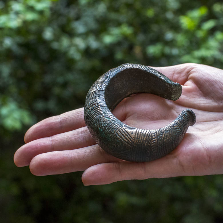 - To bransoleta sprzed 3,5 tys. lat - mówi o przedmiocie znalezionym przez gorzowianina Marek Łuczak z zachodniopomorskiej policji