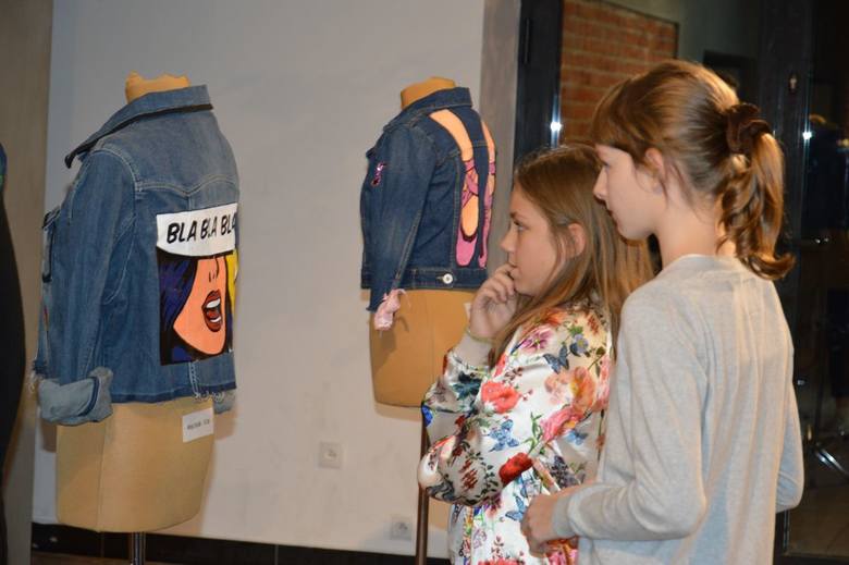 Projekt Jeans, czyli nietypowa wystawa w skierniewickim CKiS [ZDJĘCIA]