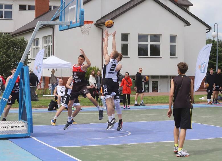 Podobnie jak w zeszłym roku, tak i 4 czerwca, w Skaryszewie będzie ciekawy turniej koszykarski i wiele radości na pikniku. Fot. Archiwum