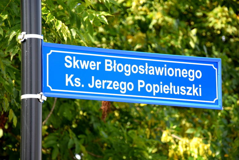 Oficjalne otwarcie Skweru Błogosławionego ks. Jerzego Popiełuszki w Skierniewicach [ZDJĘCIA]