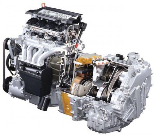 Fot. Honda: Zespół napędowy (od lewej strony): silnik benzynowy, silnik elektryczny, skrzynia przekładniowa.