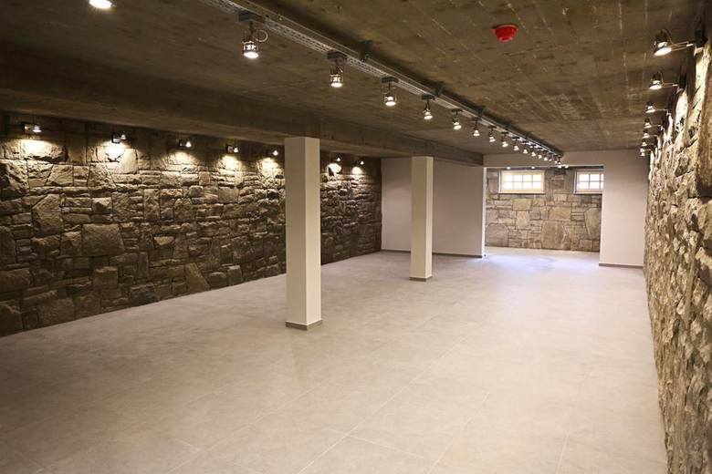 We wnętrzach willi powstała m.in. przestrzeń wystawowa Muzeum Realizmu Magicznego
