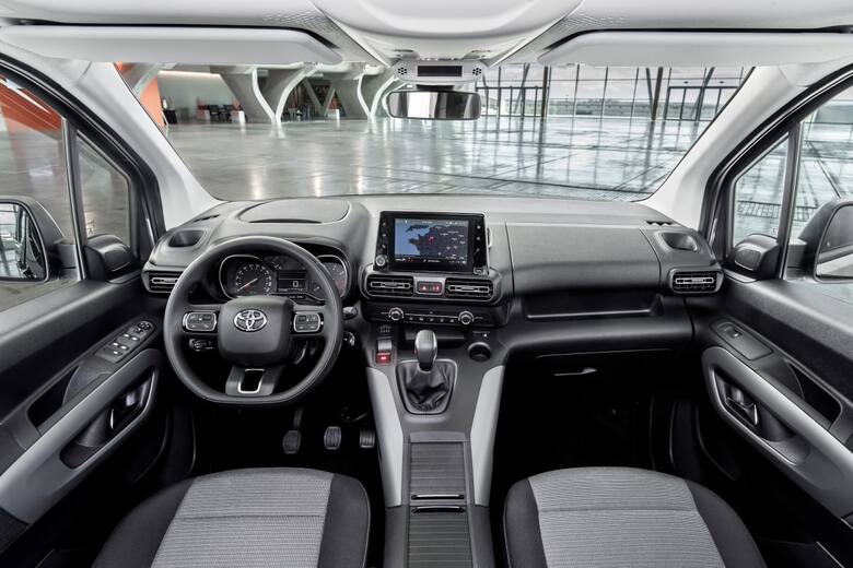 Toyota Proace City Proace City to zupełnie nowy model w gamie Toyoty, który debiutuje na targach Commercial Vehicle Show w Birmingham. Kompaktowy van