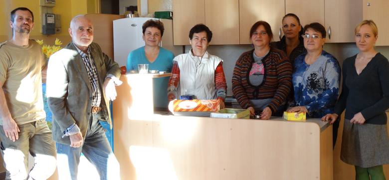 Sołtys Dorota Dembińska (na zdjęciu pierwsza z prawej) bardzo często podkreśla, że może liczyć na wsparcie i pomoc mieszkańców. Nie tylko tych, którzy są na zdjęciu.  