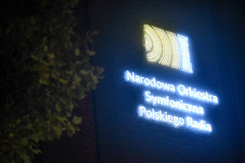 Katowice znów miastem tysiąca neonów? Polecamy spacer szlakiem świetlnych reklam