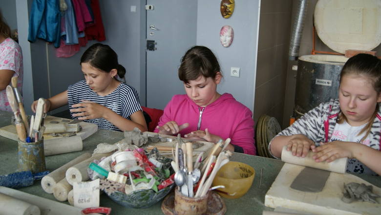 Warsztaty ceramiczne dla dzieci w CKiS w Skierniewicach [ZDJĘCIA]
