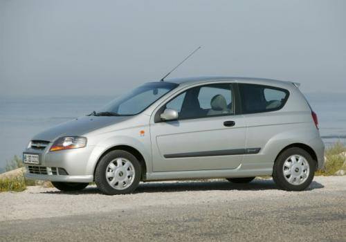 Fot. Chevrolet: Za najtańszego Chevroleta Aveo w wersji 3-drzwiowej, który jeszcze w tym miesiącu zostanie wprowadzony do sprzedaży, klienci zapłacą