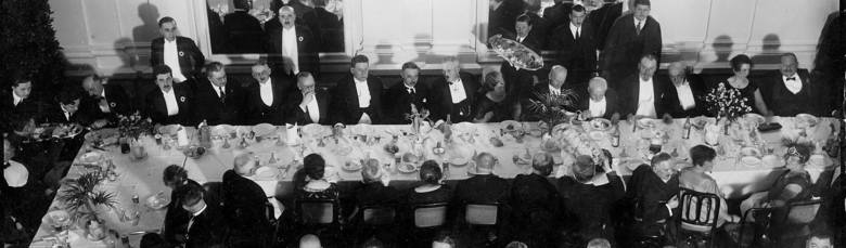 Zjazd budowniczych w Krakowie - bankiet w restauracji Grand Hotelu (1925 r.)
