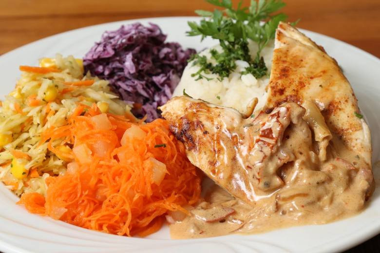 Polska kuchnia wraca do łask! Serwuje ją szef kuchni w najlepszej jadłodajni w regionie [PRZEPISY]