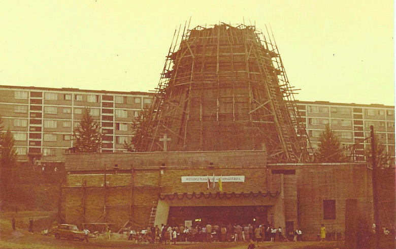 Poznajecie tę bryłę świątyni? To zdjęcie z września 1985 r.