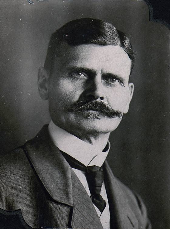 Stefan Jan Szalla (1874-1929), mąż Berty Kuleckiej. Był sekretarzem magistrackim w Bydgoszczy, kierownikiem w Miejskim Urzędzie Podatkowym  