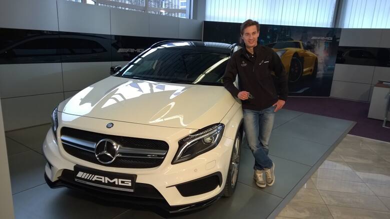 Kamil Stoch odbiera Mercedesa-AMG GLA 45 / Fot. Mercedes-Benz