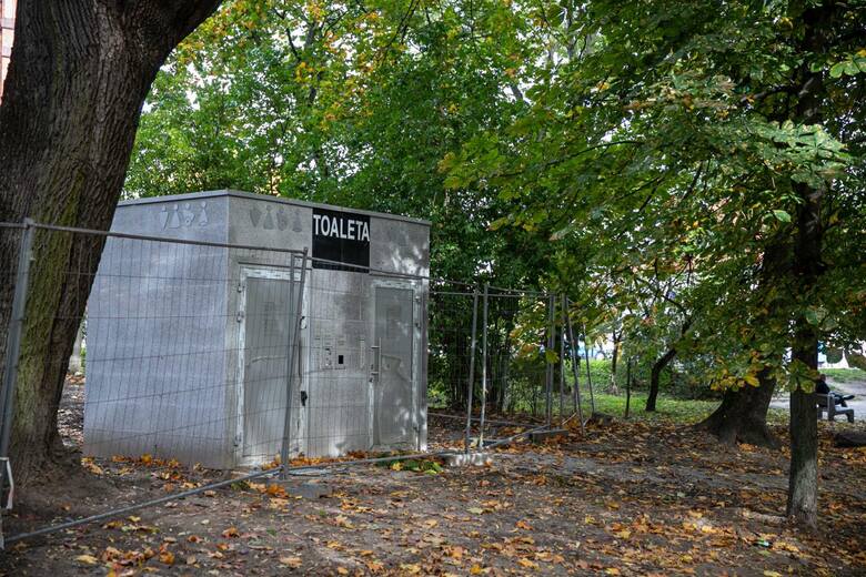 Miejska toaleta publiczna z Parku Planty - październik 2022 roku